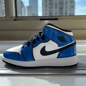 Nike signal blue Jordan 1 GS size 5 unworn